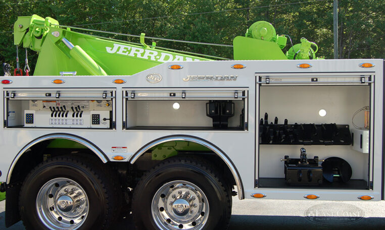 2017 Peterbilt 389 35-TON Truck & Jerr-Dan Wrecker JFB ...