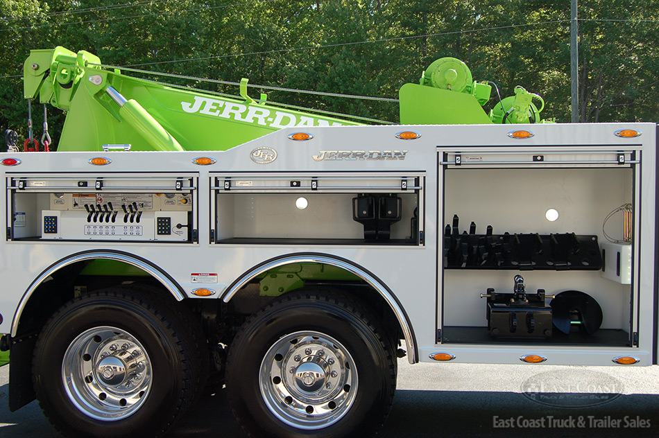 2017 Peterbilt 389 35TON Truck & JerrDan Wrecker JFB Body JD35INT