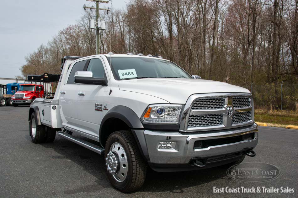 2018 Dodge 4WD 5500 CC White Laramie Truck & Jerr-Dan MPL-40