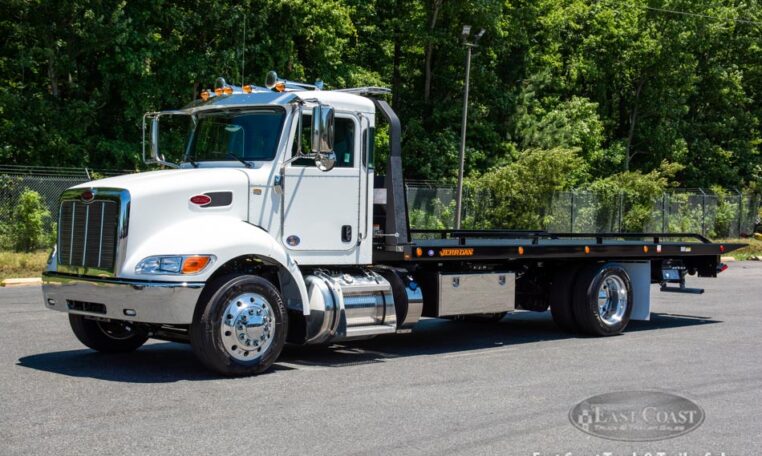 2022 White Peterbilt 337 Truck Jerr Dan 22x102 SRR6T LPW 