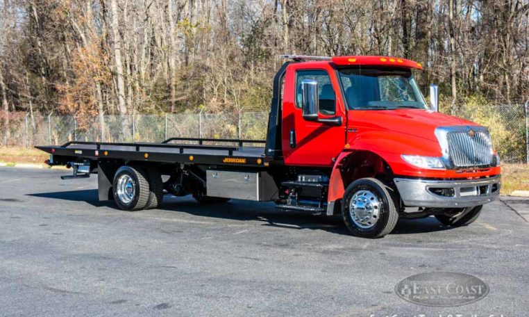 2020 International MV Regular Cab & Jerr-Dan 22 x 102 SRR6T-LPW