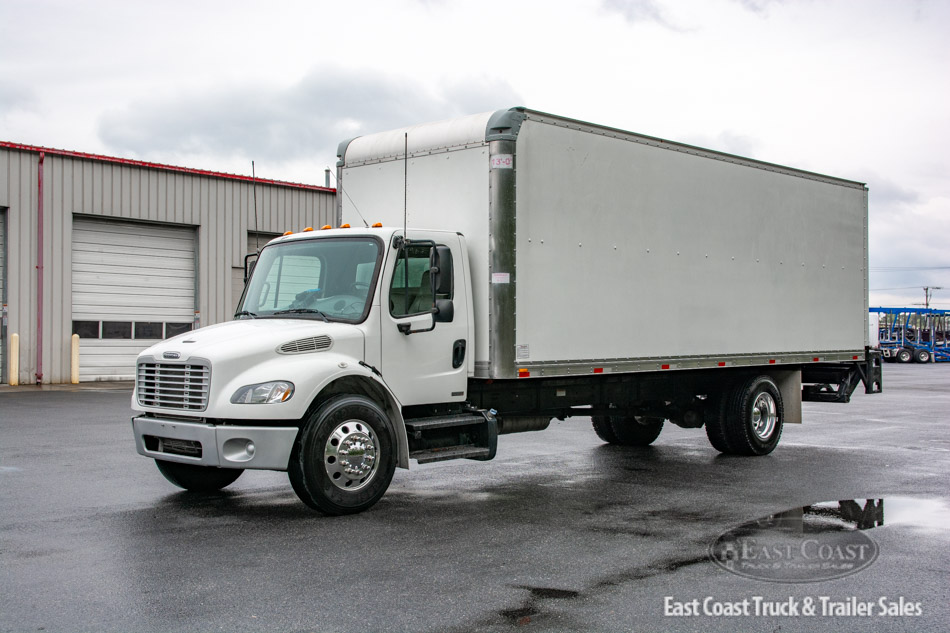 2012 Freightliner M2 Business Class 26� Box Truck in White 2012 Freightliner M2 Business Class 26� Box Truck in White