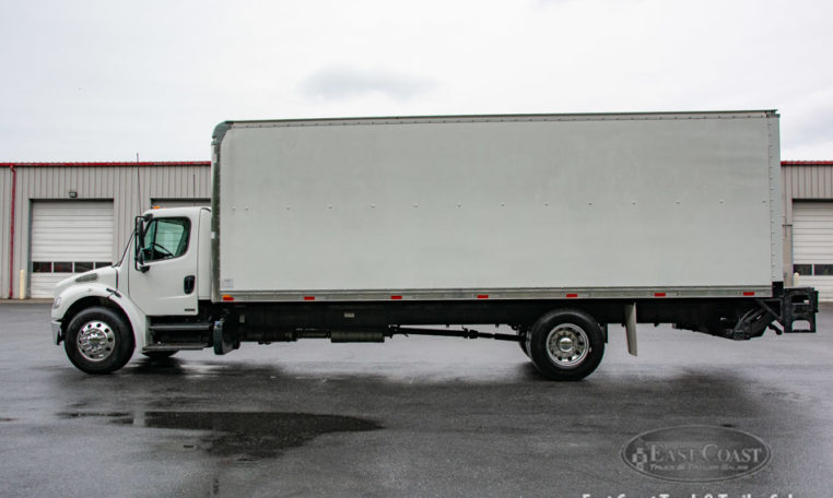 2012 Freightliner M2 Business Class 26' Box Truck in White