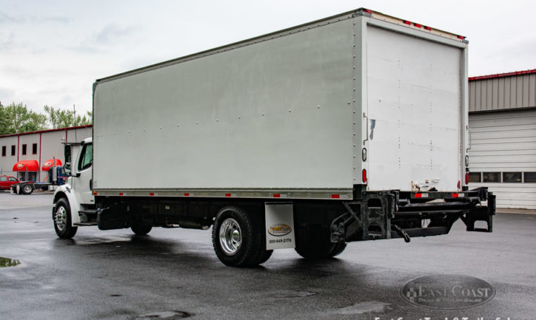 2012 Freightliner M2 Business Class 26' Box Truck in White