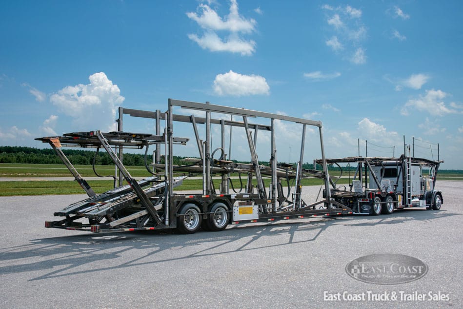 2015 Peterbilt 389 & 2016 Cottrell CX11HCS in Silver/Black