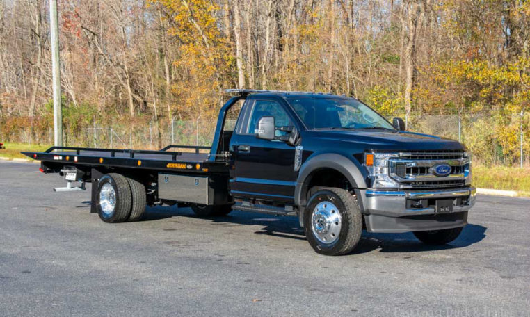 2020 Ford F-600 & Jerr-Dan 20 x 102 SRR6T-LPW in Black