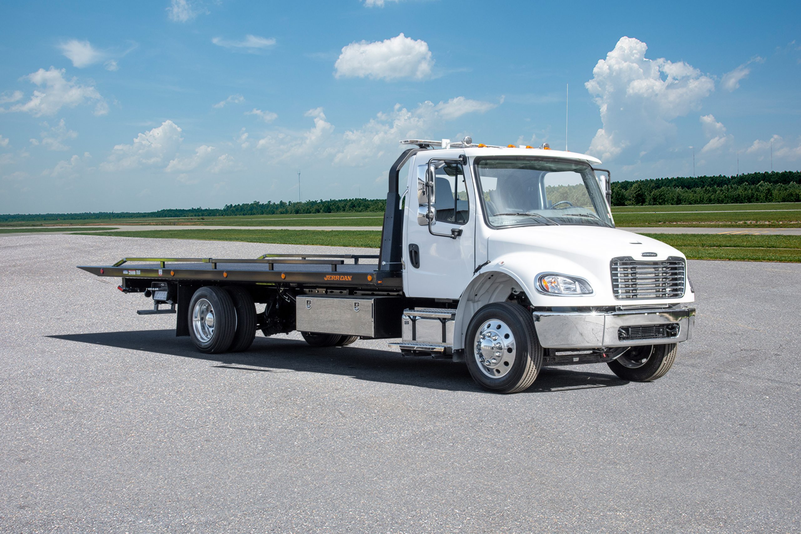 2024 Freightliner M2 & JerrDan 24x102 8.5 Ton