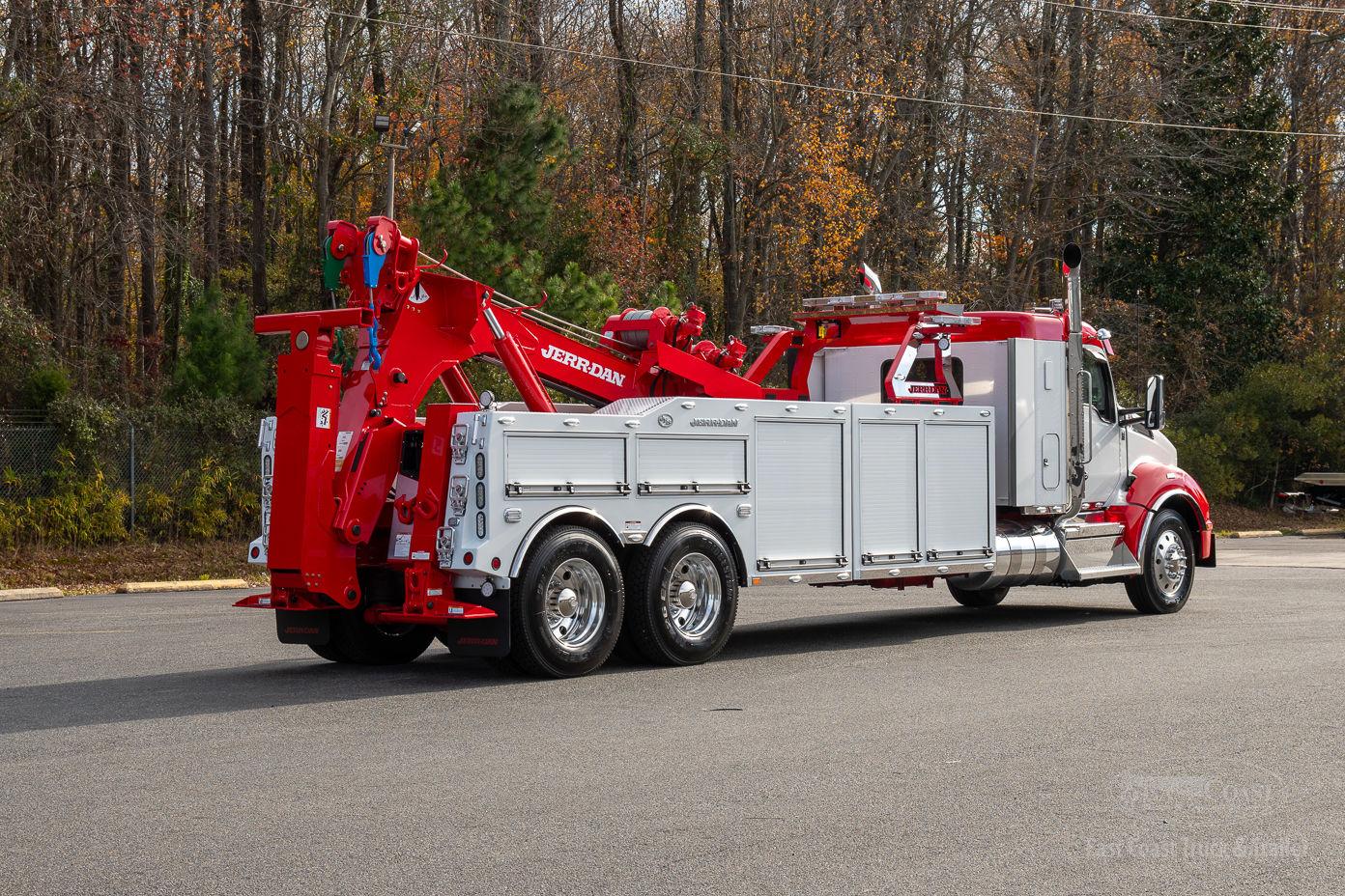 2024 Kenworth T880 w/ Sleeper & Jerr-Dan 25 Ton INT Wrecker