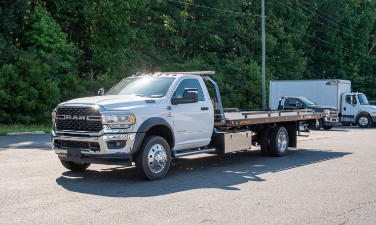 2023 Dodge 5500 & Jerr-Dan 20x102 SRR6T-LPW in White - Stock# 12704N