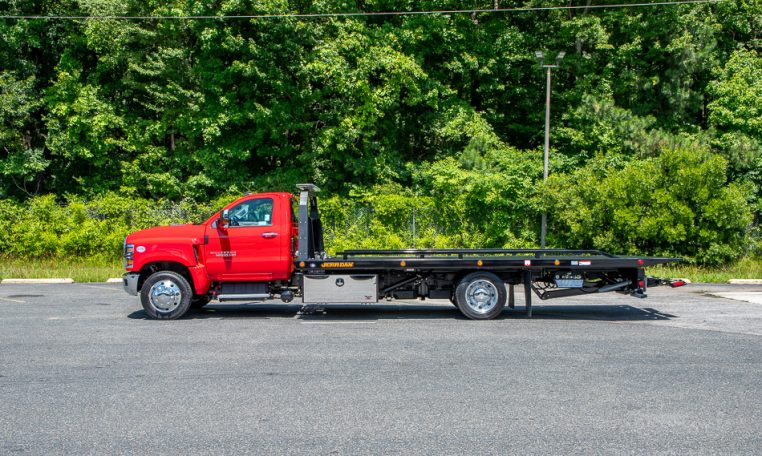 2023 Chevrolet 6500 & Jerr-Dan 20x102 SRR6T-LPW in Red - Stock#13285N