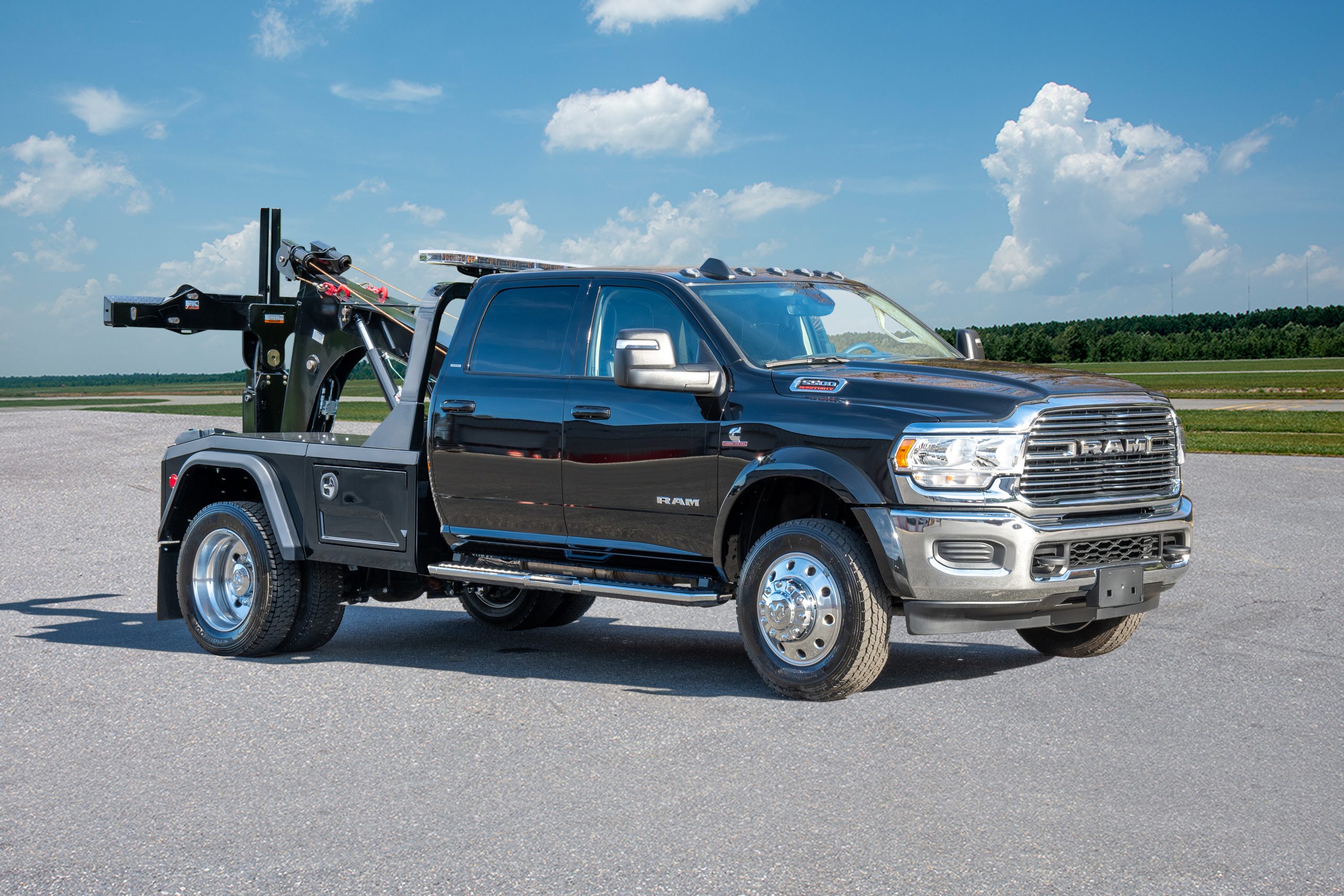 Wrecker 2023 Dodge 5500 Crew Cab 4x4 & JerrDan MPL40