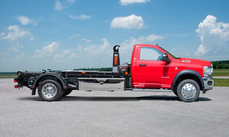 2023 Dodge & Multilift XR Series Hooklift in Red