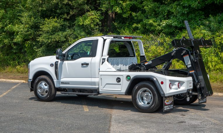 2024 Ford F-350 & Jerr-Dan MPL-NG in White