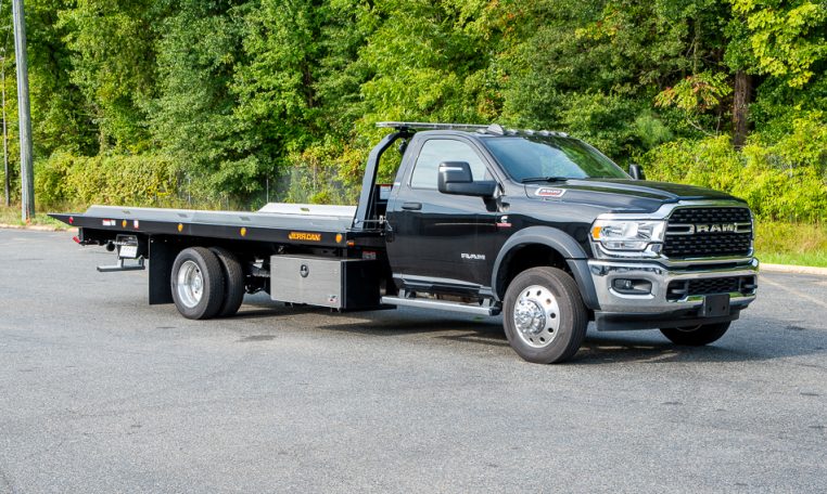 2025 Freightliner M2 & Jerr-Dan 22x102 SRR6T-LPW HC in Black-1