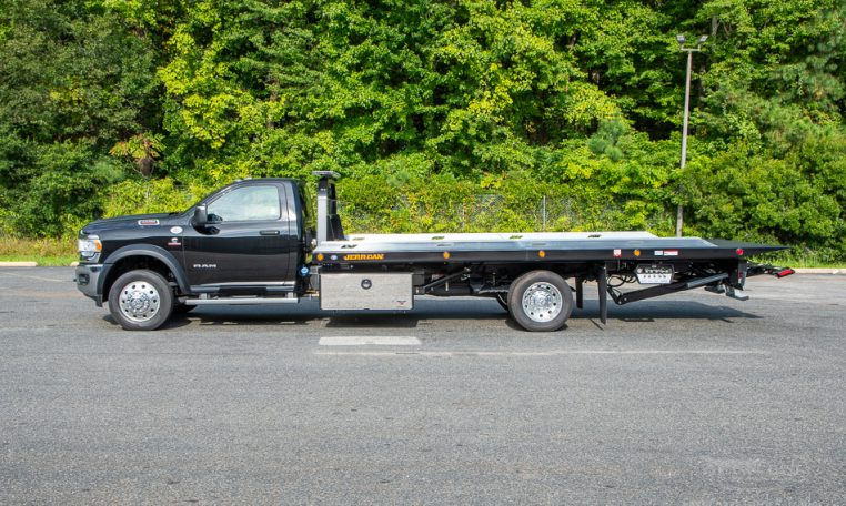 2025 Freightliner M2 & Jerr-Dan 22x102 SRR6T-LPW HC in Black-1