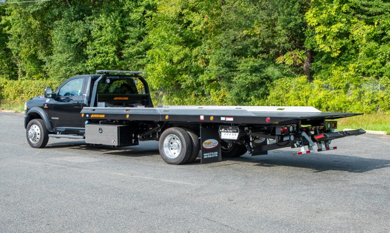 2025 Freightliner M2 & Jerr-Dan 22x102 SRR6T-LPW HC in Black-1