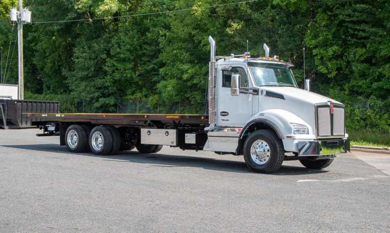2025 Kenworth T880 & Jerr-Dan 30x96 15 Ton in White- Stock#14173N