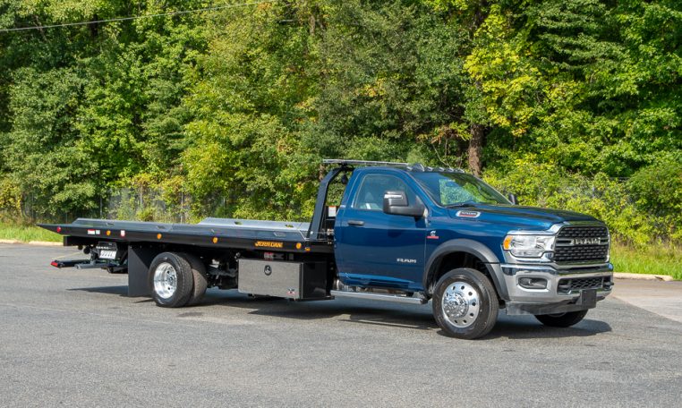 2024 Dodge 5500 4x4 & Jerr-Dan 20x102 SRR6T-LPW HC in Blue - Stock# 13583N-1