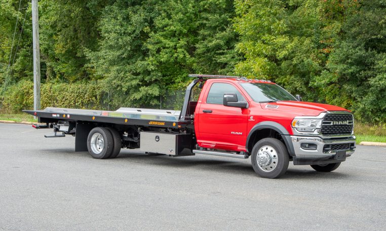 2024 Dodge 5500 4x4 & Jerr-Dan 20x102 SRR6T-LPW HC in Red - Stock# 13611N-1