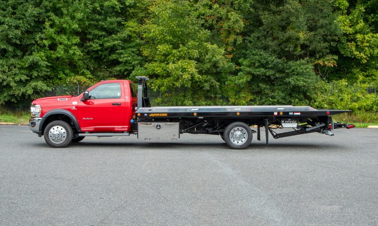 2024 Dodge 5500 4x4 & Jerr-Dan 20x102 SRR6T-LPW HC in Red - Stock# 13611N-1