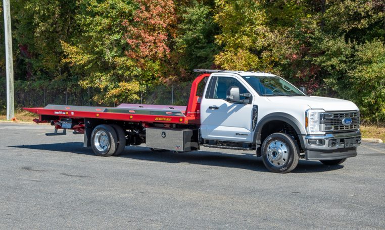 2024 Ford F-550 4x4 & Jerr-Dan 20x102 SRR6T-LPW HC in White- Stock# 14118N-1