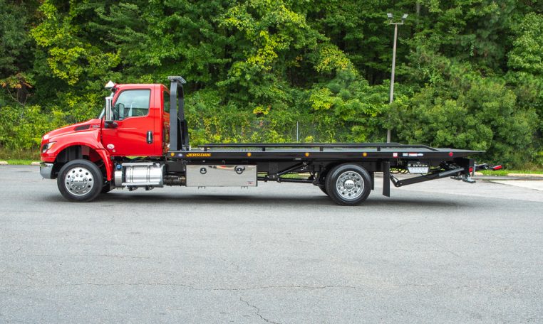 2025 International MV & Jerr-Dan 22x102 SRR6T-LPW LC in Red- Stock#14034N-1