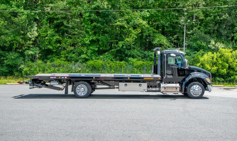 2025 Kenworth T380 & Jerr-Dan 24x102 8.5 Ton HC in Black-1