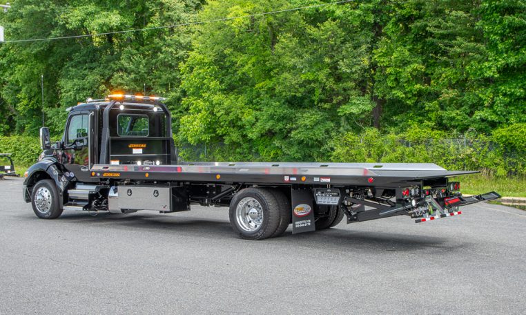 2025 Kenworth T380 & Jerr-Dan 24x102 8.5 Ton HC in Black-1