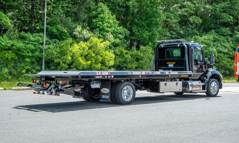 2025 Kenworth T380 & Jerr-Dan 24x102 8.5 Ton HC in Black-1