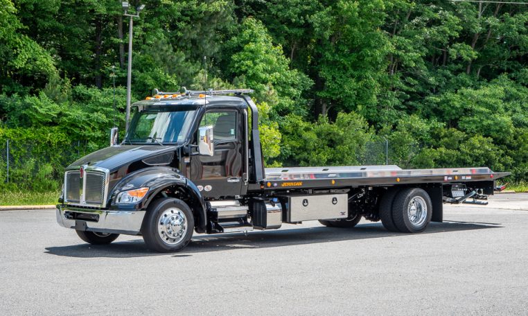 2025 Kenworth T380 & Jerr-Dan 24x102 8.5 Ton HC in Black-1