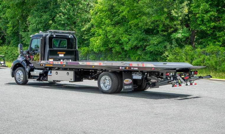 2025 Kenworth T380 & Jerr-Dan 24x102 8.5 Ton HC in Black-1