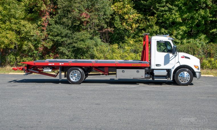 2025 Peterbilt 536 & Jerr-Dan 22x102 SRR6T-LPW in White - Stock#13985N-1