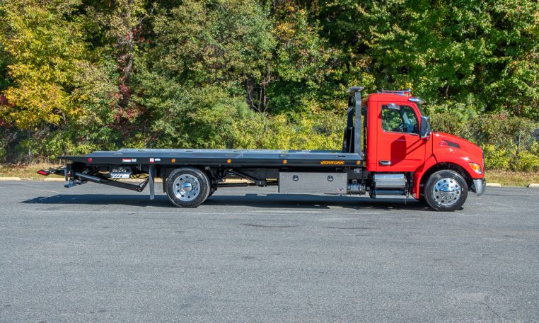 2025 Peterbilt 536 & Jerr-Dan 22x102 SRR6T-LPW in viper Red- Stock#13983N-1