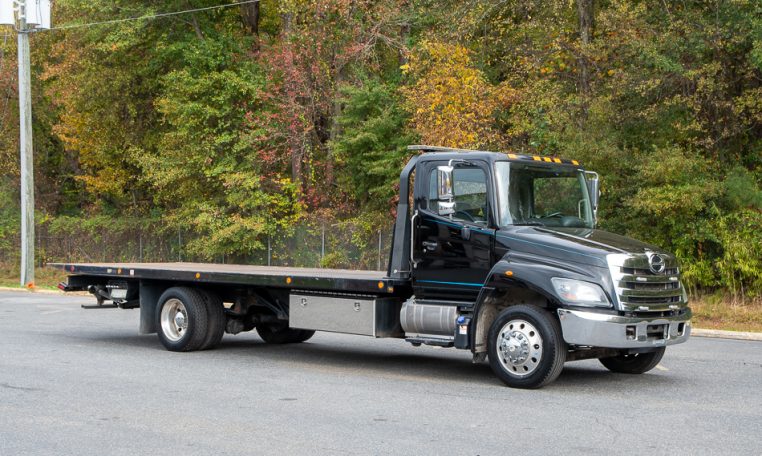 2020 Hino 268 & Jerr-Dan 24x102 8.5T in Black - Stock#14395U-1