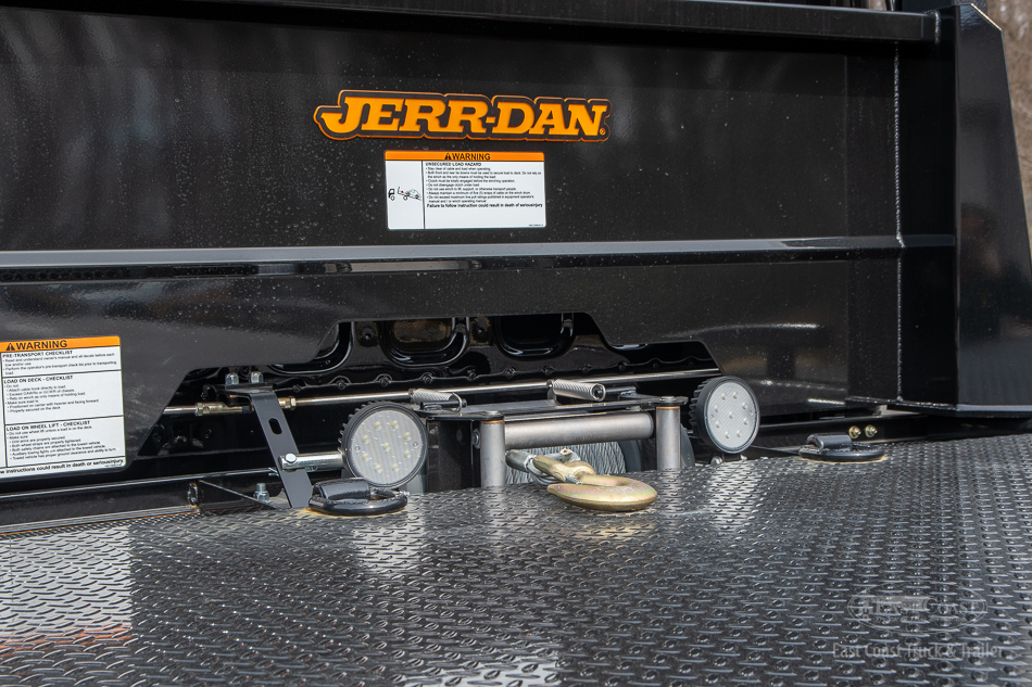 2025 Freightliner M2 & JerrDan 22x102 SRR6TLPW in Black